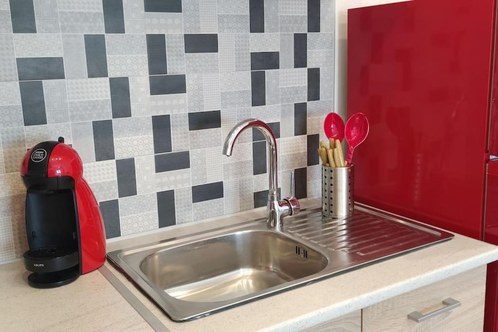 Cozy Apartment In Volos!! Екстер'єр фото